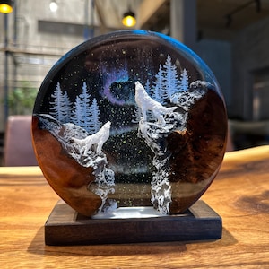 Silver Wolf Resin Lamp, Handmade decor Epoxy Lamp, Black wolf resin art, northern lights gift, wölfe night light