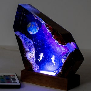 Astronaut Galaxy Epoxy Resin Lamp - Space Night Lights, Night Sky Lamp, Galaxy Gift for Home, Back to school gift