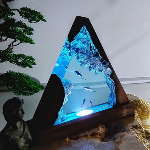 Custom Resin Lamp-Stingray and Diving Team, Handmade Gift for Mom, Wooden and Resin Art Lamp, Best Gift, Ocean Adventure, Deep Sea Wonders.