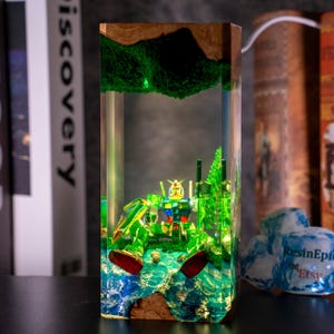 Diorama Gundam wood and resin lamp, Rebirth Robot Night Light, Anime Decor Gift, Resin Lamp Inspired by a Reborn Mecha Legend